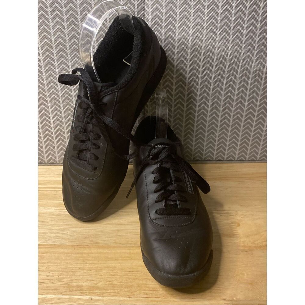 ✅Reebok Classic women’s sneakers